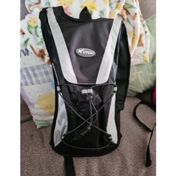 Hydration Pack with 2L Hydration Bladder Lightweight Insulation Water Rucksack - Picture 1 of 3